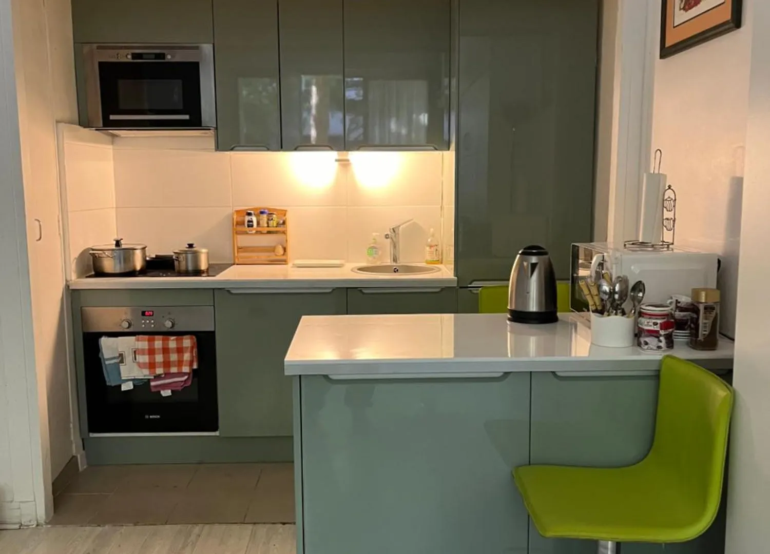 Small Cosy Studio In Paris Apartment